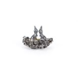 Unmarked silver chicks in a nest brooch set with a pearl, 3cm long, 8.0g :For Further Condition