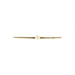 9ct gold pearl bar brooch, 5.5cm in length, 1.5g :For Further Condition Reports Please Visit Our