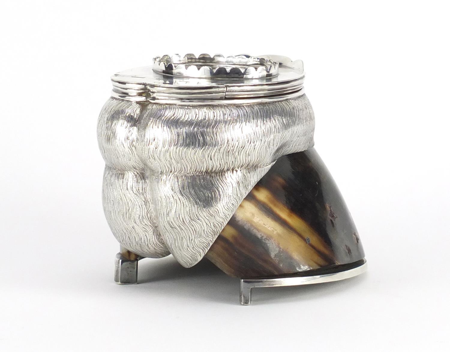 Horse hoof inkwell with silver plated mounts by Elkington & Co, 12.5cm high :For Further Condition - Image 3 of 5