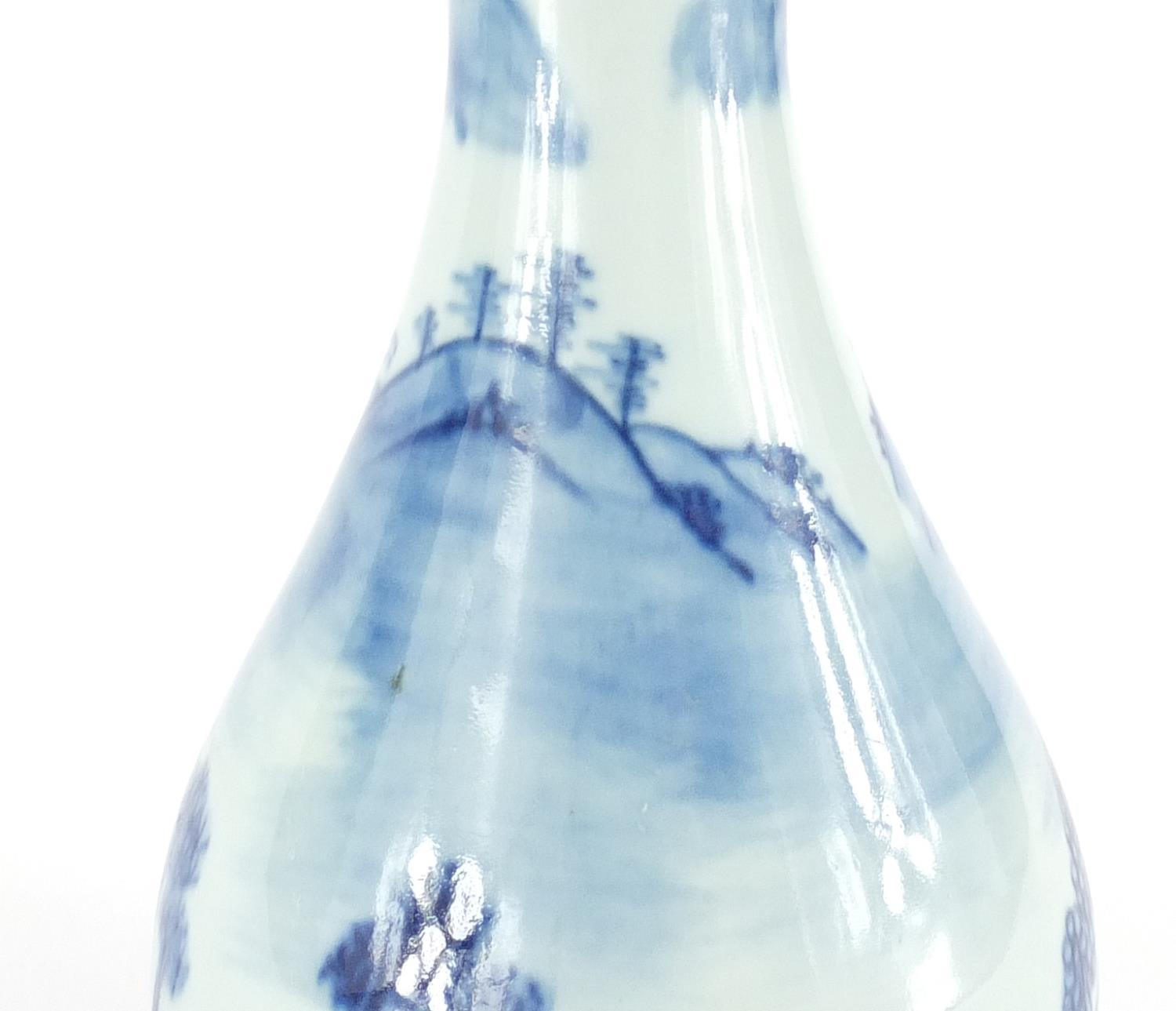 Chinese blue and white porcelain garlic neck vase, hand painted with a river landscape, six figure - Image 6 of 14