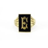 Unmarked gold black onyx ring with initial E, size Z, 5.5g :For Further Condition Reports Please