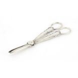 Pair of silver grape scissors by William Hutton & Sons Ltd, Sheffield 1908, 15.5cm in length, 71.