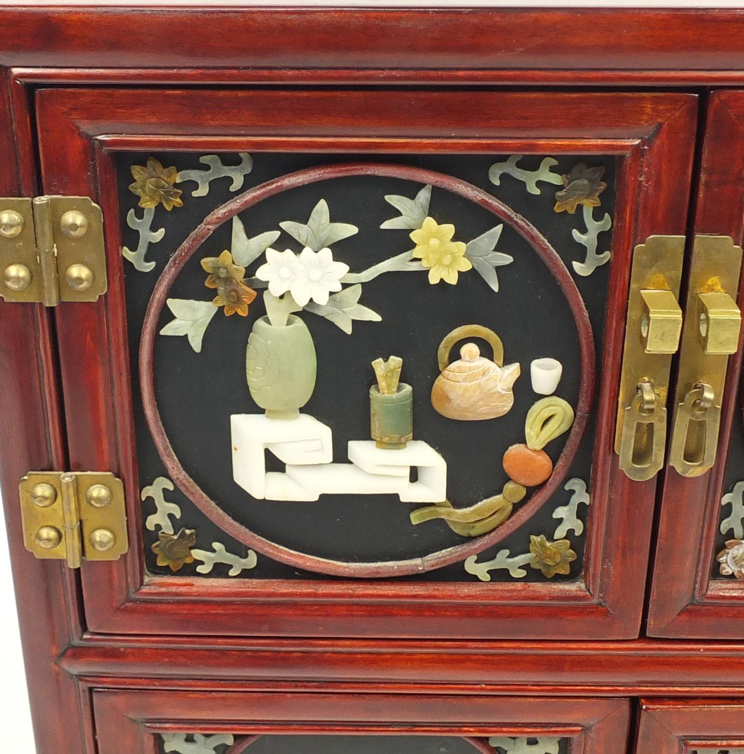 Chinese lacquer and hardstone side cabinet decorated with vases and flowers, 71cm H x 41cm W x - Image 4 of 5