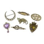 Antique and later jewellery including silver brooches, a marcasite cat and amethyst love heart