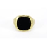 9ct gold black onyx signet ring, size O, 2.5g :For Further Condition Reports Please Visit Our