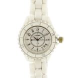 Ladies Chanel ceramic wristwatch model J12, the case numbered DL88200L, 3.5cm in diameter :For