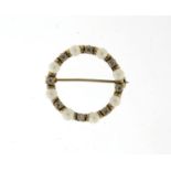9ct gold seed pearl and clear stone wreath brooch, 2.2cm in diameter, 3.2g :For Further Condition