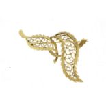 9ct gold leaf brooch by Fidelity, 6cm in length, 7.7g :For Further Condition Reports Please Visit