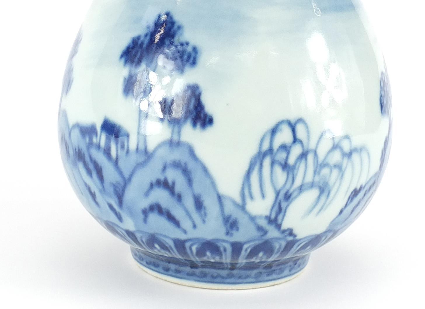 Chinese blue and white porcelain garlic neck vase, hand painted with a river landscape, six figure - Image 5 of 14