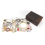 Antique and later jewellery including 9ct gold back and front locket, silver rings, cameo brooch and