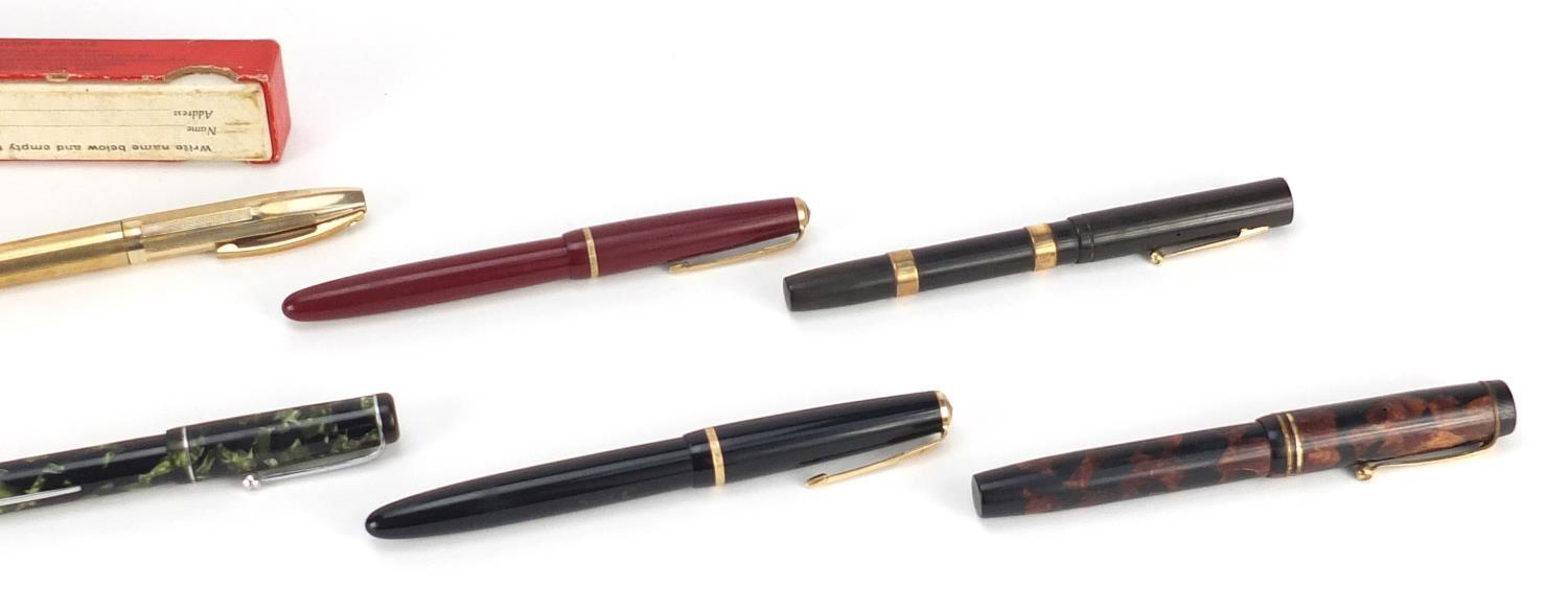 Fountain pens and Parker 61 dip pen including a Waterman's with 9ct gold bands, Swan self filler, - Image 6 of 9