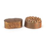 Victorian copper jelly mould and box with hinged lid, the largest 11.5cm in diameter : For Further