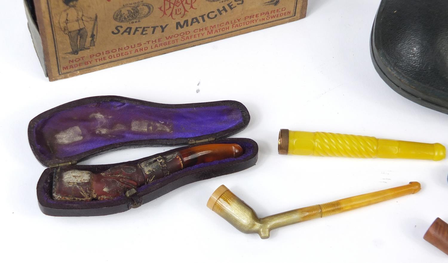 Vintage smoking items including a Meerschaum hand pipe, cheroots and an Army and Navy safety matches - Image 2 of 3