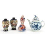 18th century Worcester blue and white porcelain teapot and three Japanese vases, the largest 12cm