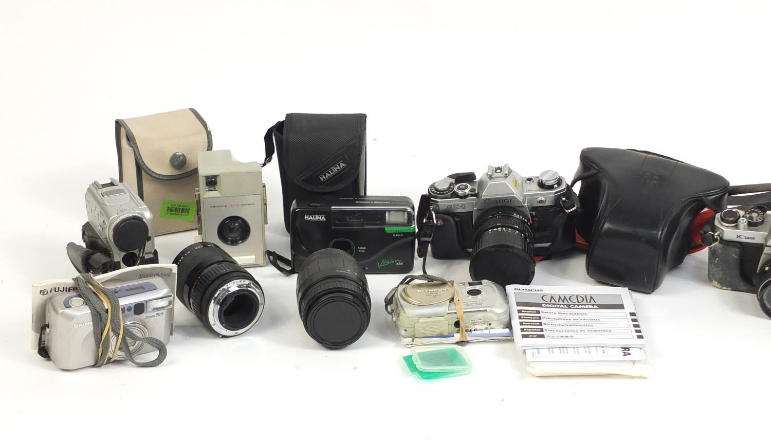 Cameras, lenses and accessories including Pentax, Asahi, Nikkor, Olympus and Hitachi : For Further - Image 2 of 3