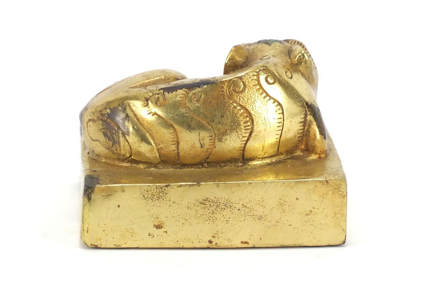 Chinese gilt bronze seal in the form of a sleeping lion, 8cm in length : For Further Condition - Image 2 of 3