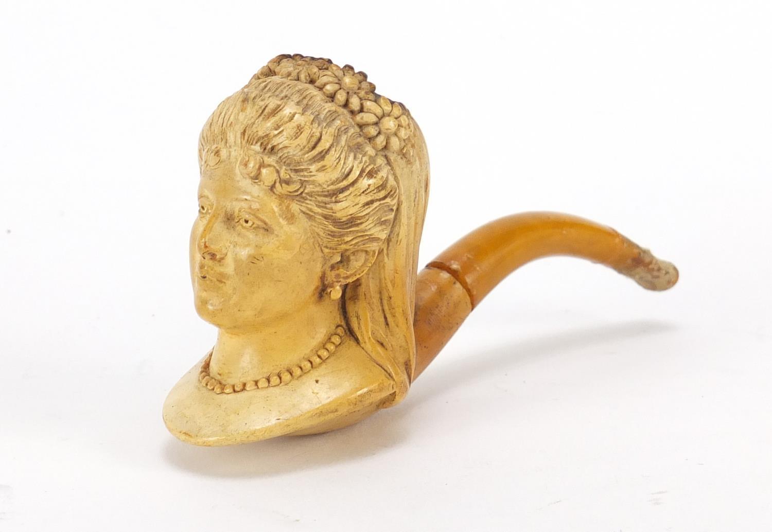 Victorian Meerschaum pipe in the form of Queen Victoria with Bakelite mouth piece, 12cm in