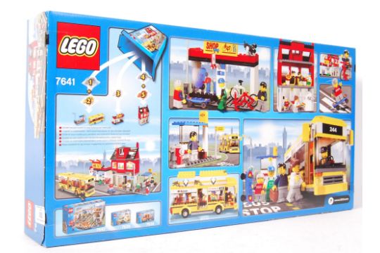 A Lego City series set Corner' set. Vendor assures us sets are 100% complete (unch