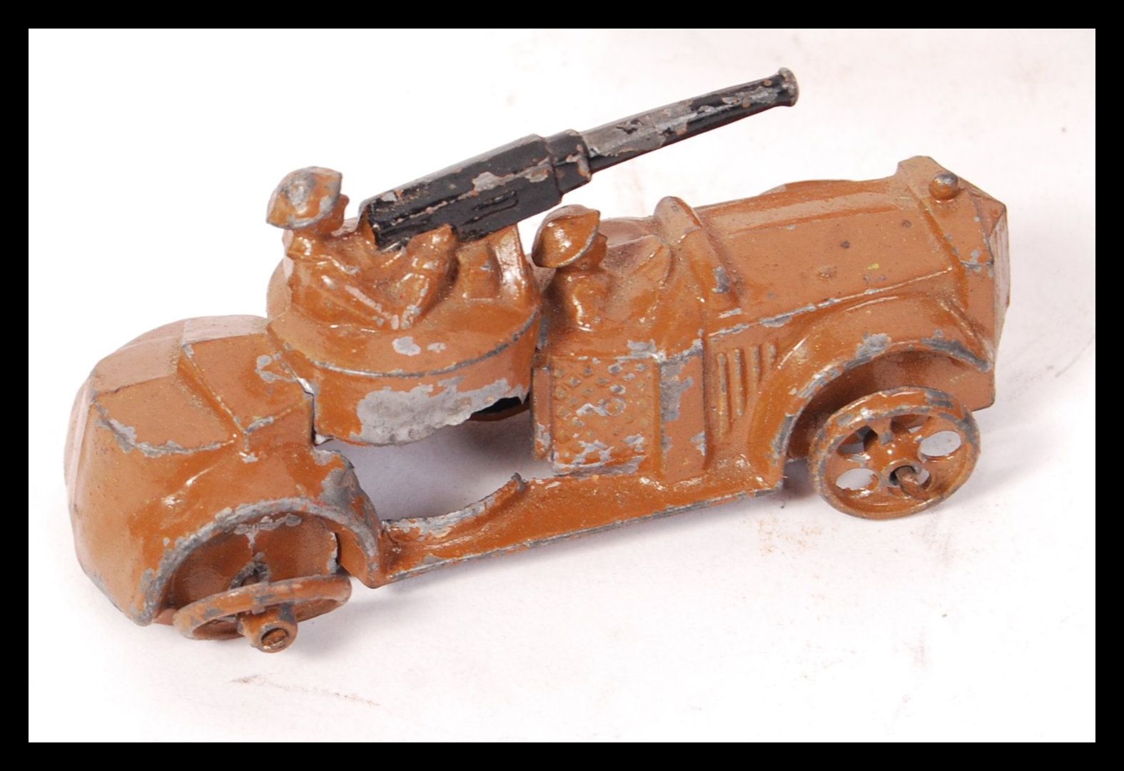 ASSORTED PRE-WAR SCALE DIECAST MODEL VEHICLES - Image 4 of 5