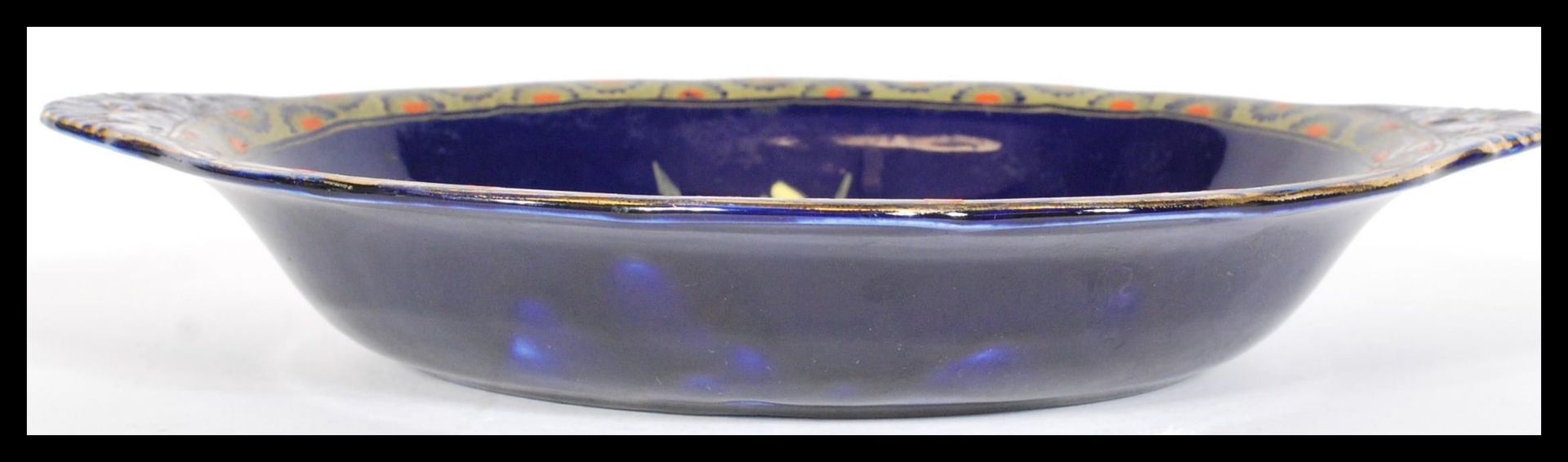 A vintage early 20th Century Burleigh Ware Charlotte / Frederick Rhead cobalt hand painted tray of - Bild 2 aus 4