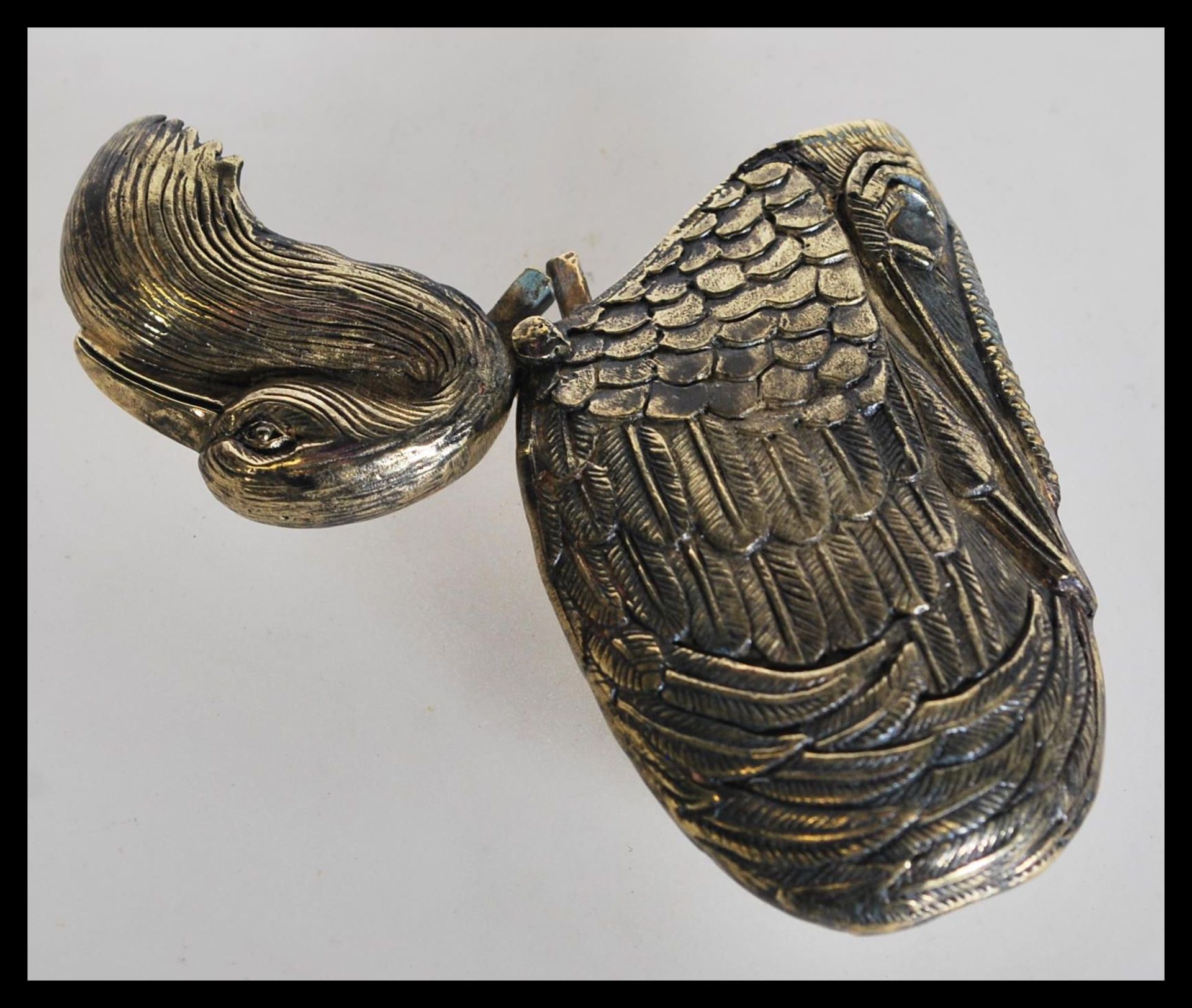 A vintage brass vesta case in the form of a swan h - Bild 4 aus 4