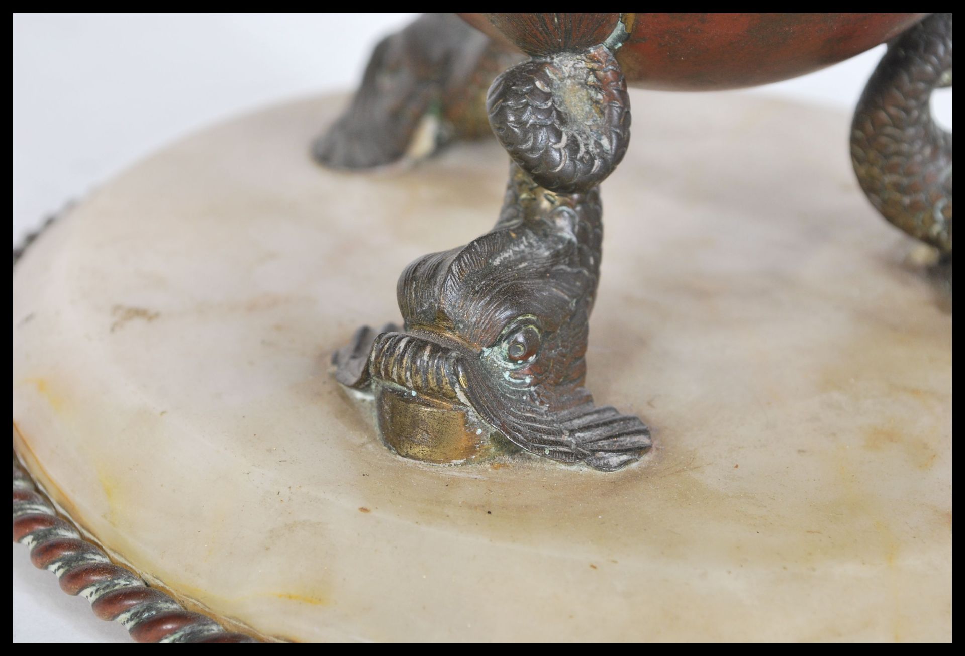 A 19th Century Victorian brass and alabaster inkwell raised on circular base with twist border. - Bild 3 aus 7