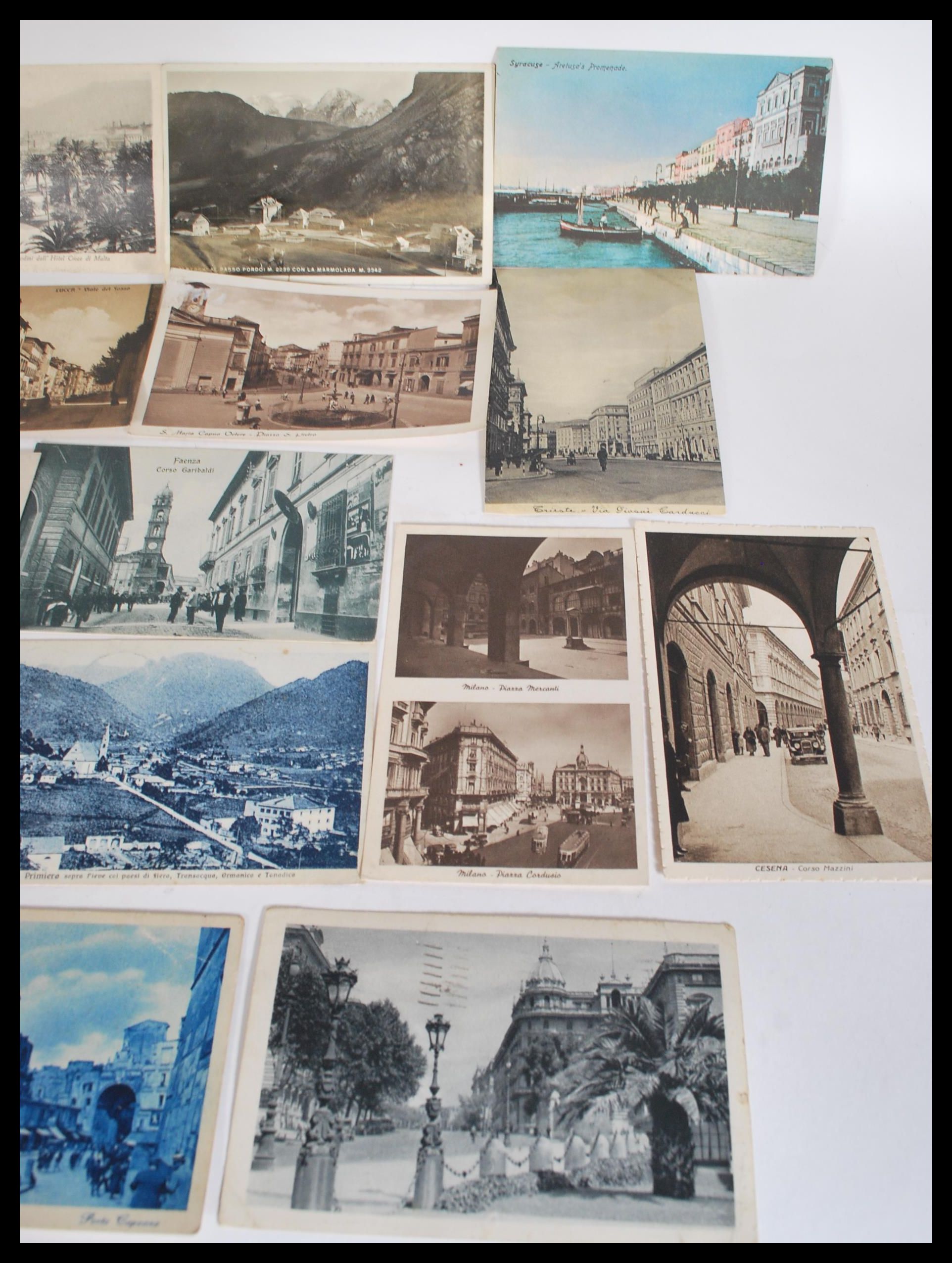 Postcards: ITALY Shoebox with 700-800 Italian antique views. Some Sicily and Venice noted. Appears - Image 4 of 5