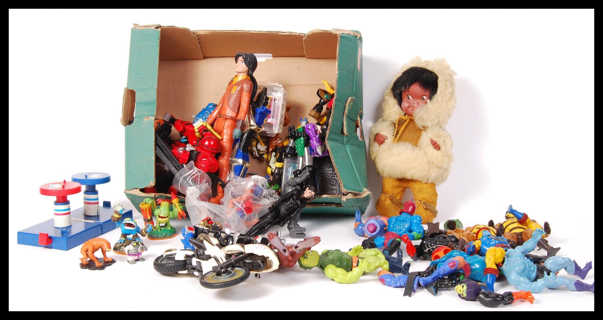 ASSORTED LOOSE ACTION FIGURES