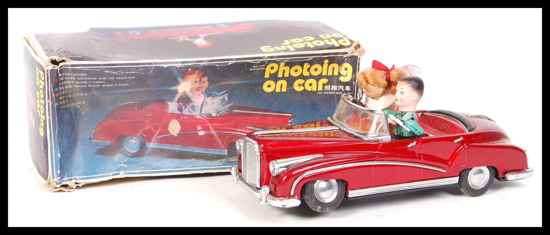 JAPANESE TINPLATE BATTERY OPERATED ' PHOTOING ON C