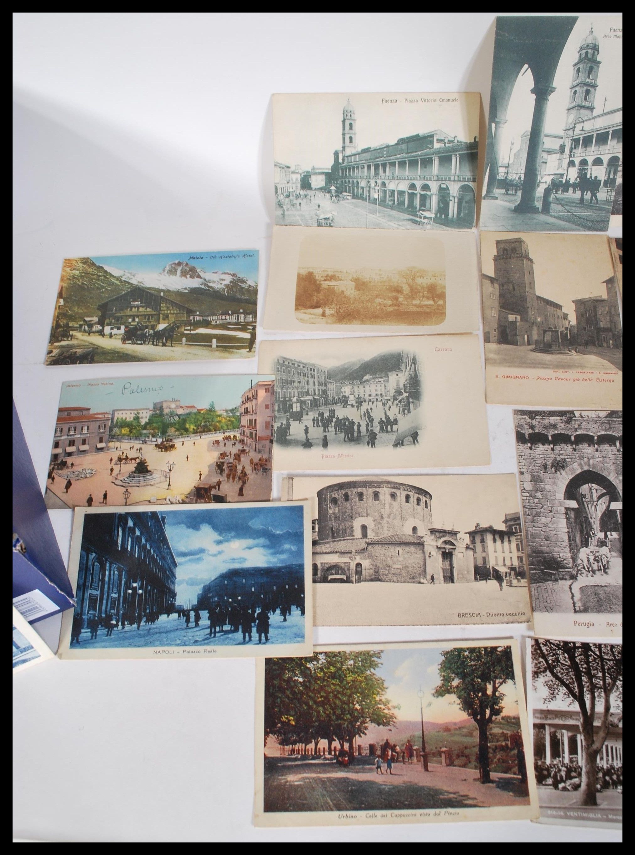 Postcards: ITALY Shoebox with 700-800 Italian antique views. Some Sicily and Venice noted. Appears - Image 2 of 5