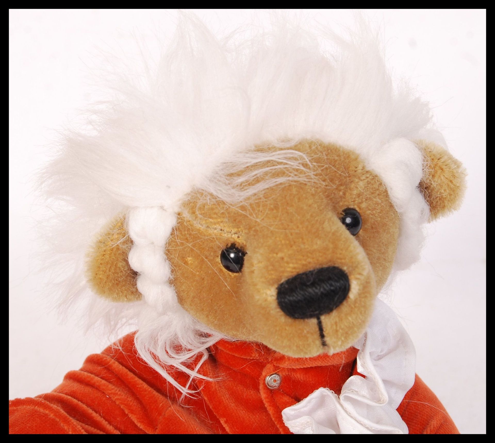 HERMANN TEDDY BEAR ' MOZART ' MUSICAL ARTIST TEDDY - Bild 2 aus 4