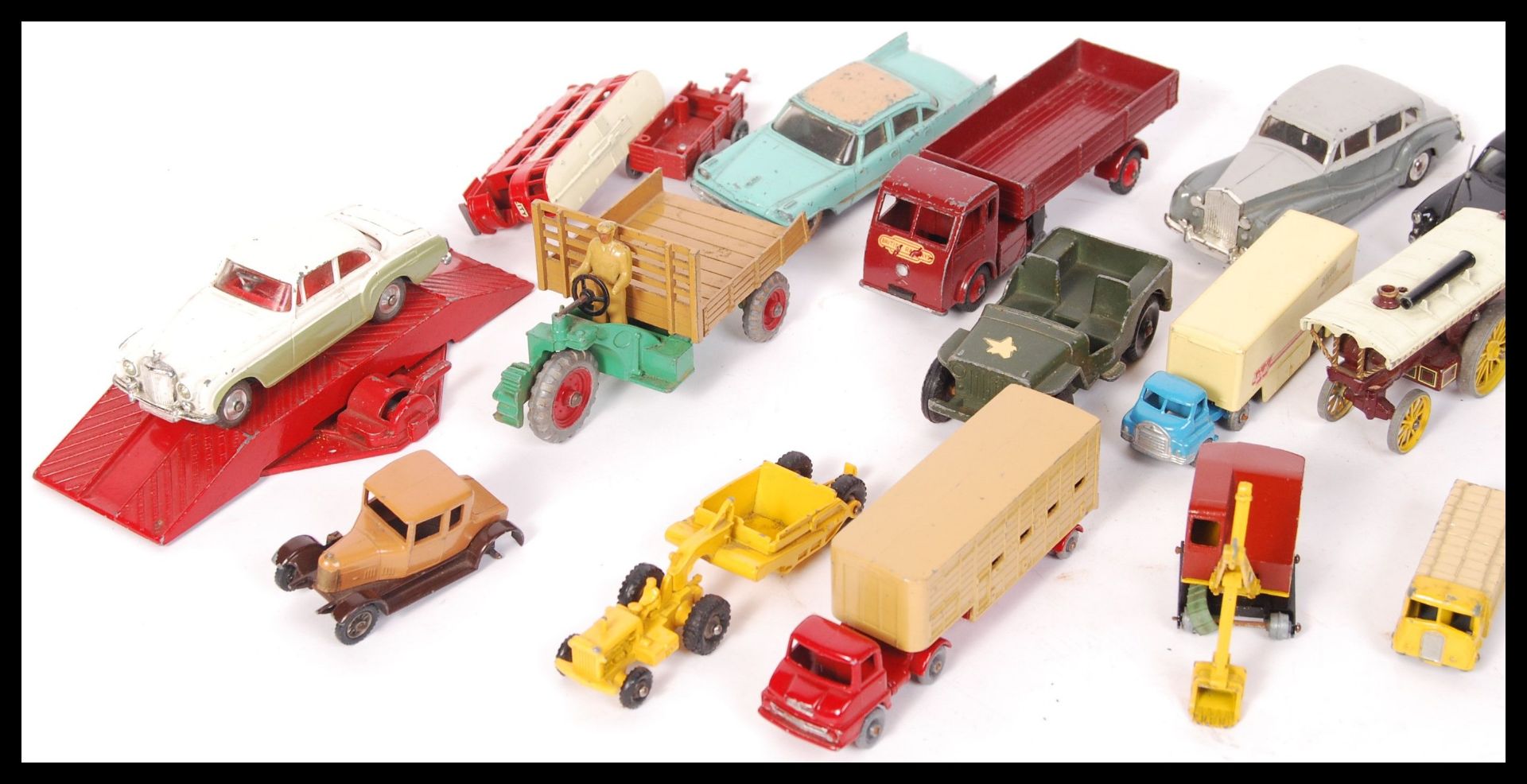 ASSORTED SCALE DIECAST MODEL MATCHBOX LESNEY, DINKY AND CORGI - Bild 3 aus 3