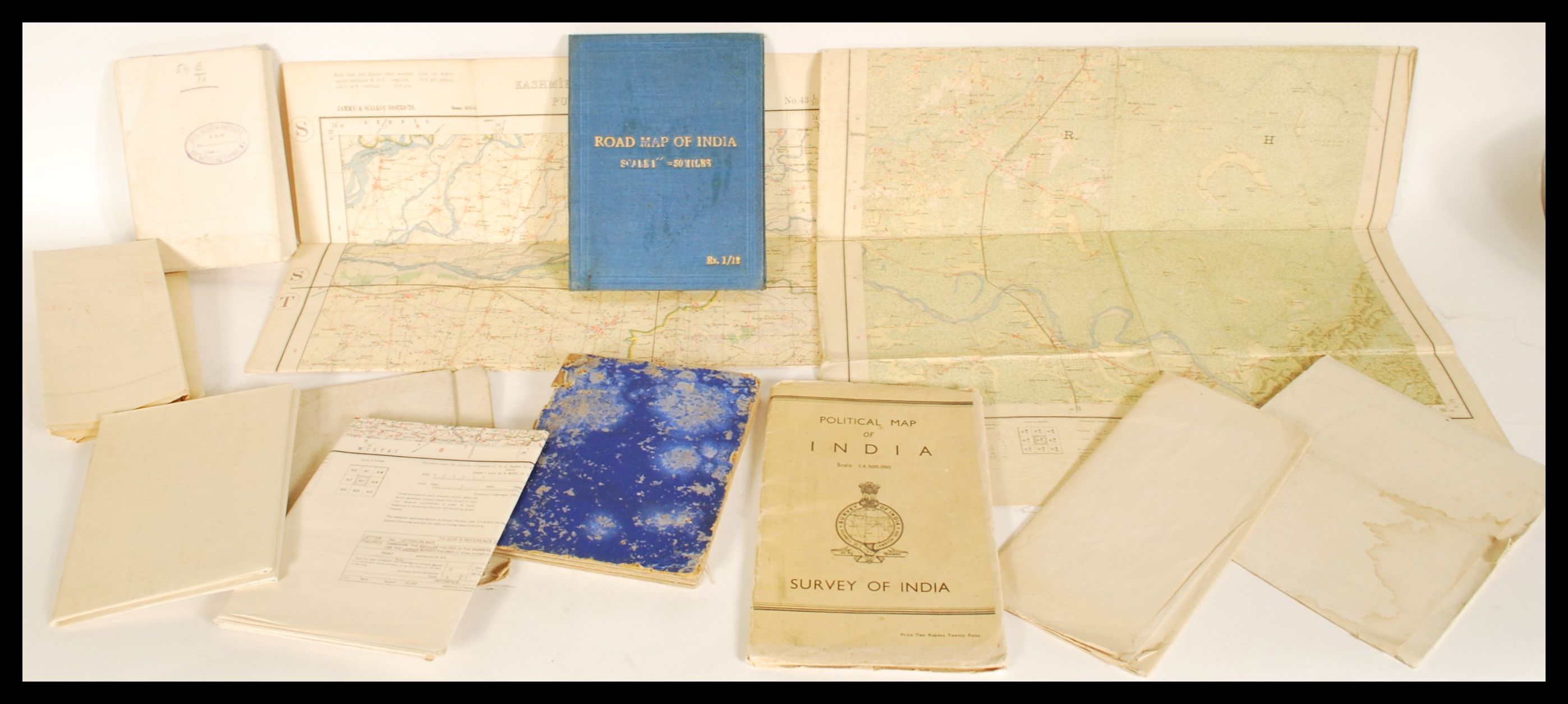A Selection Of Early 20th Century Survey Maps Of India To Include A - lot 541 a selection of early 20th century survey maps of india to include a