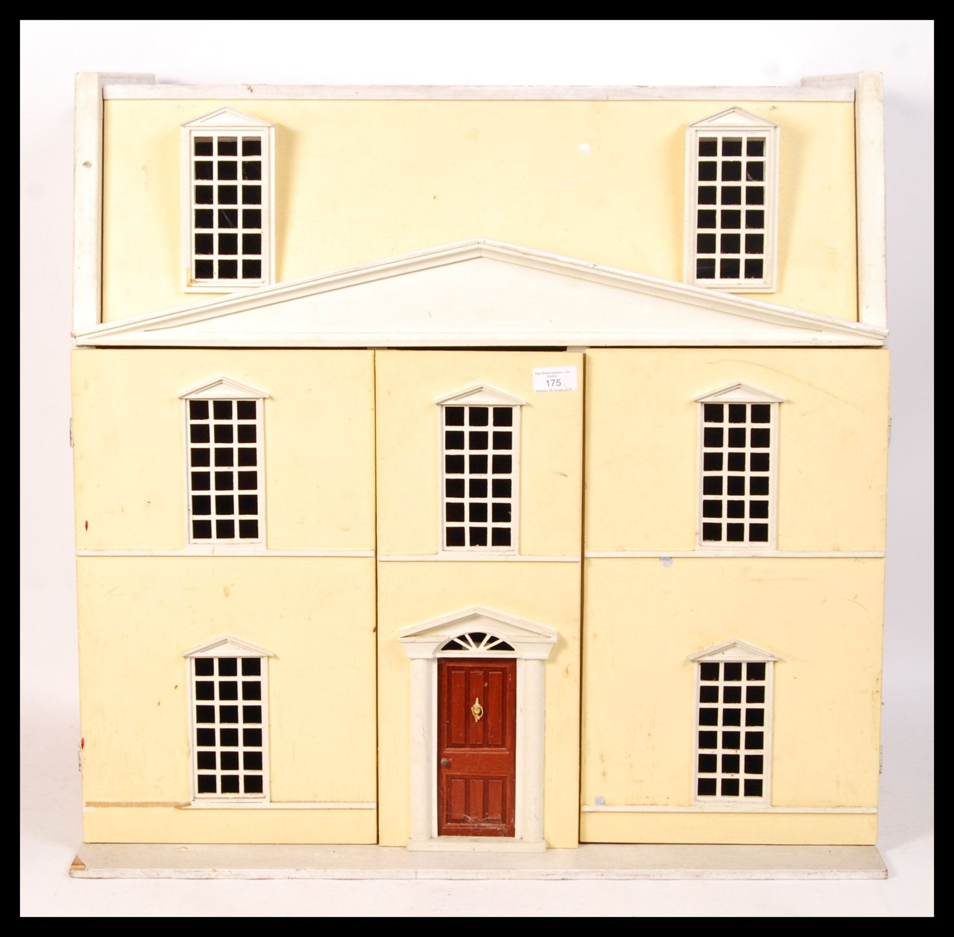 CHARMING VINTAGE GEORGIAN STYLE DOLLS HOUSE - WITH