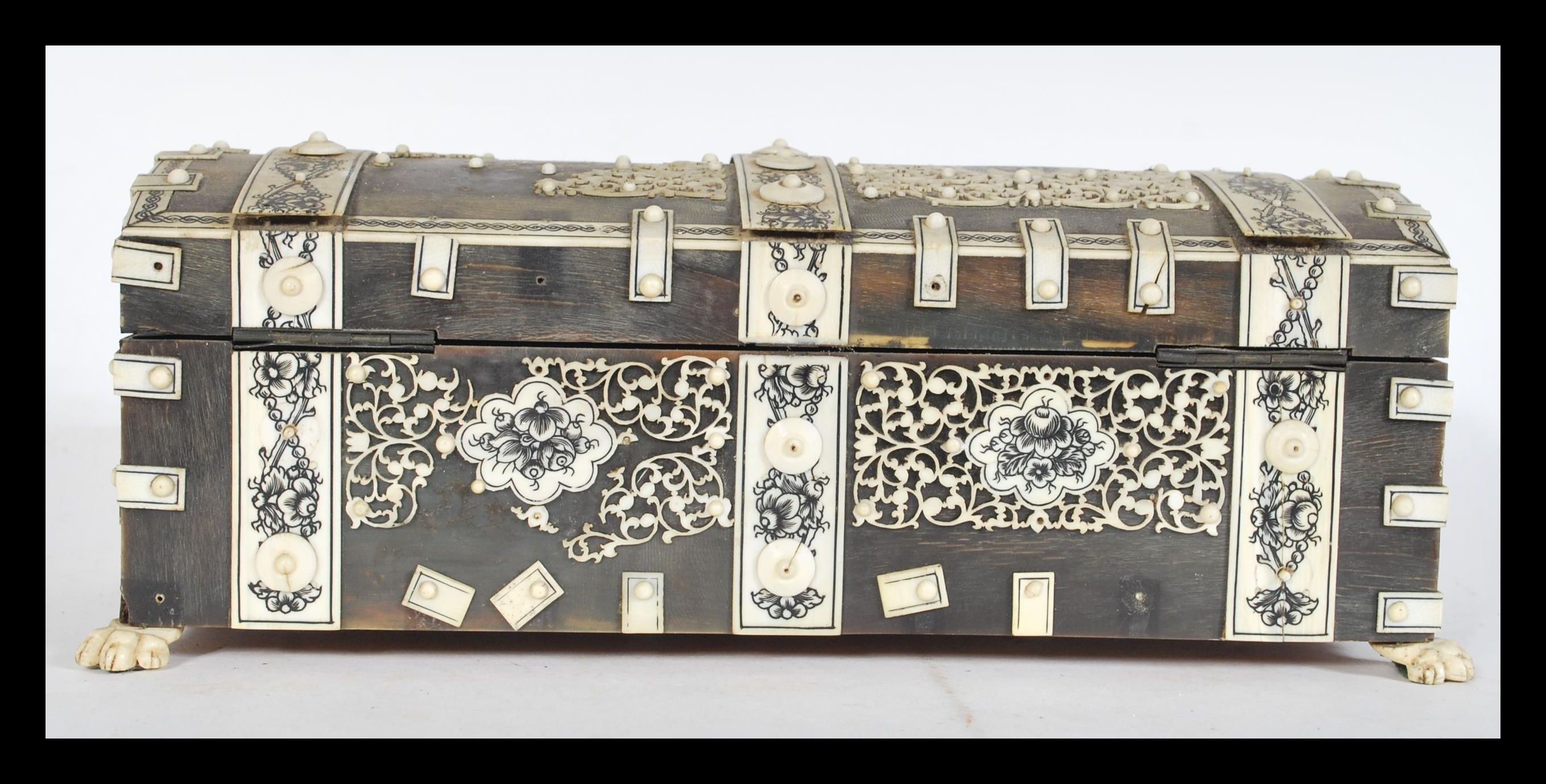 A 19th Century Indian horn and ivory Vizagapatam box of large size raised on ivory paw feet with - Image 3 of 6