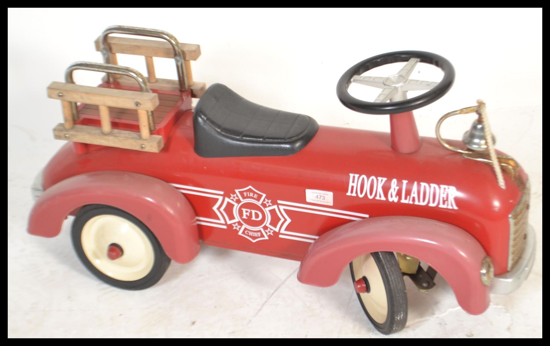 A children's fire ride along truck toy in the form of a fire truck reading 'Hook and Ladder' of - Bild 2 aus 4