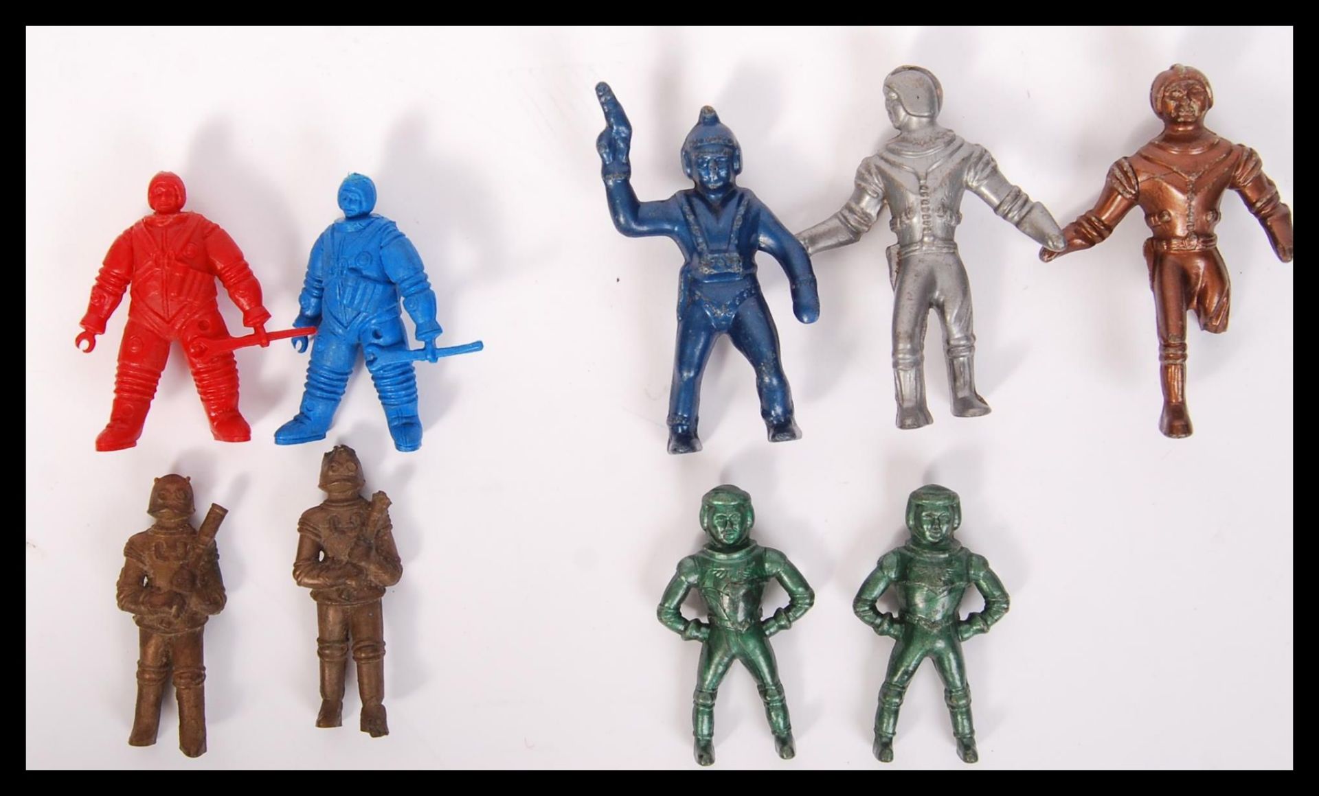 VINTAGE SPACEMAN ASTRONAUT MODEL PLAYSET FIGURES