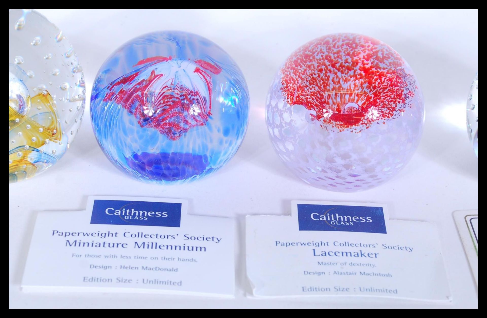 A collection of nine 20th Century Caithness Scotland Glass paperweights complete in boxes. - Bild 5 aus 7