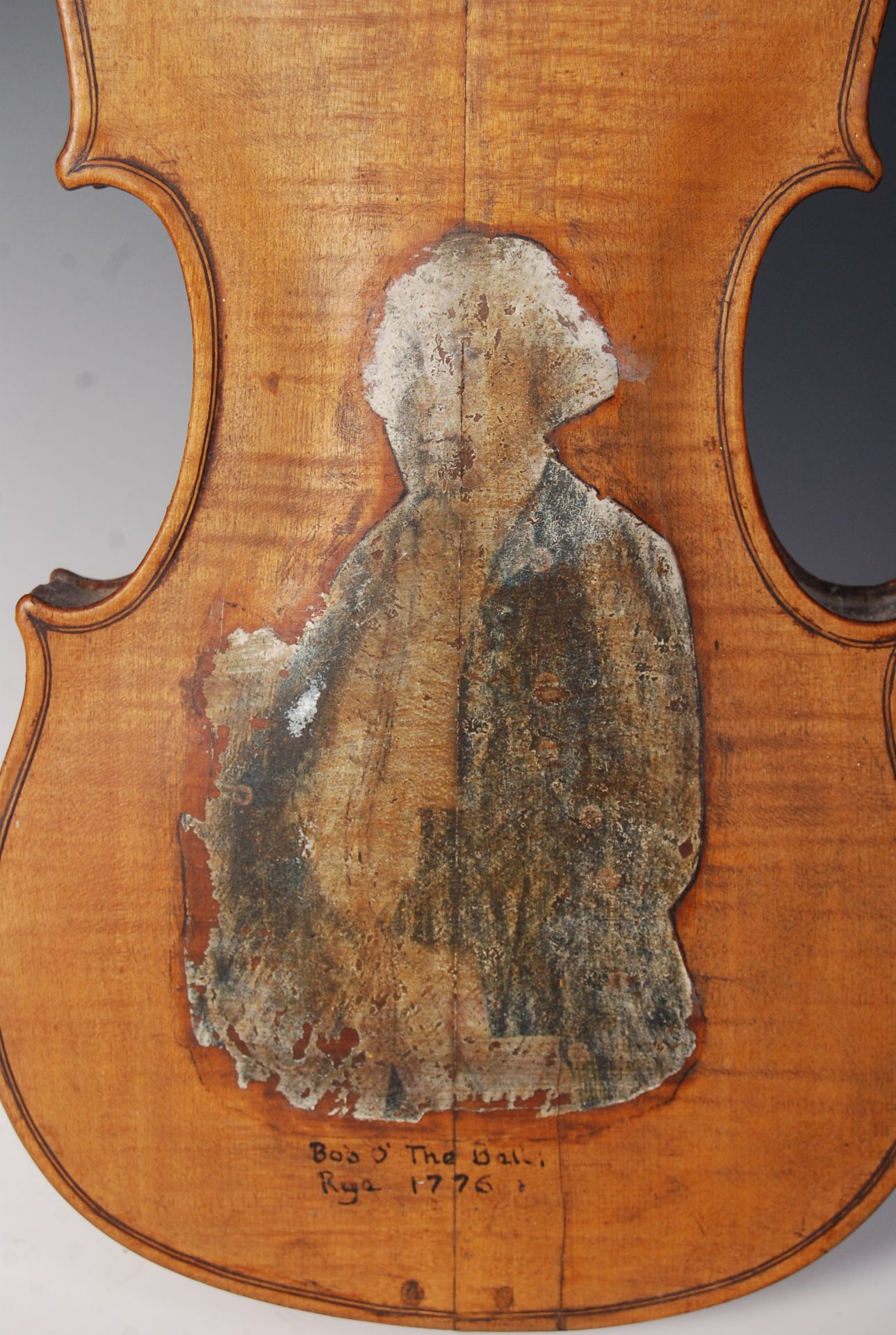 AN 18TH CENTURY GEORGE III PAINTED VIOLIN RYE 1776 BODY - Bild 2 aus 5