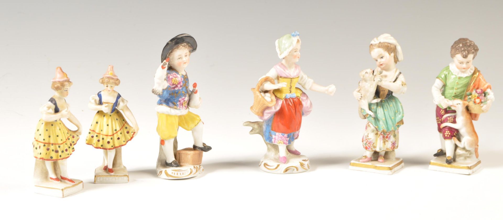 A COLLECTION OF SAMSON OF PARIS 19TH CENTURY PORCELAIN FIGURES - Bild 2 aus 5