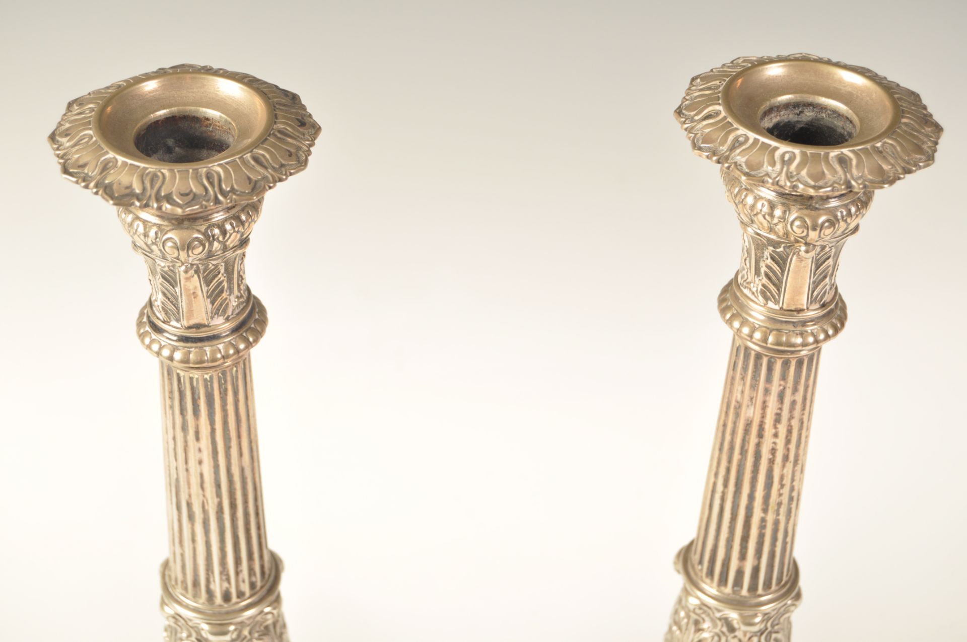 PAIR OF GERMAN 18TH - 19TH CENTURY SILVER CANDLESTICKS - Bild 4 aus 7