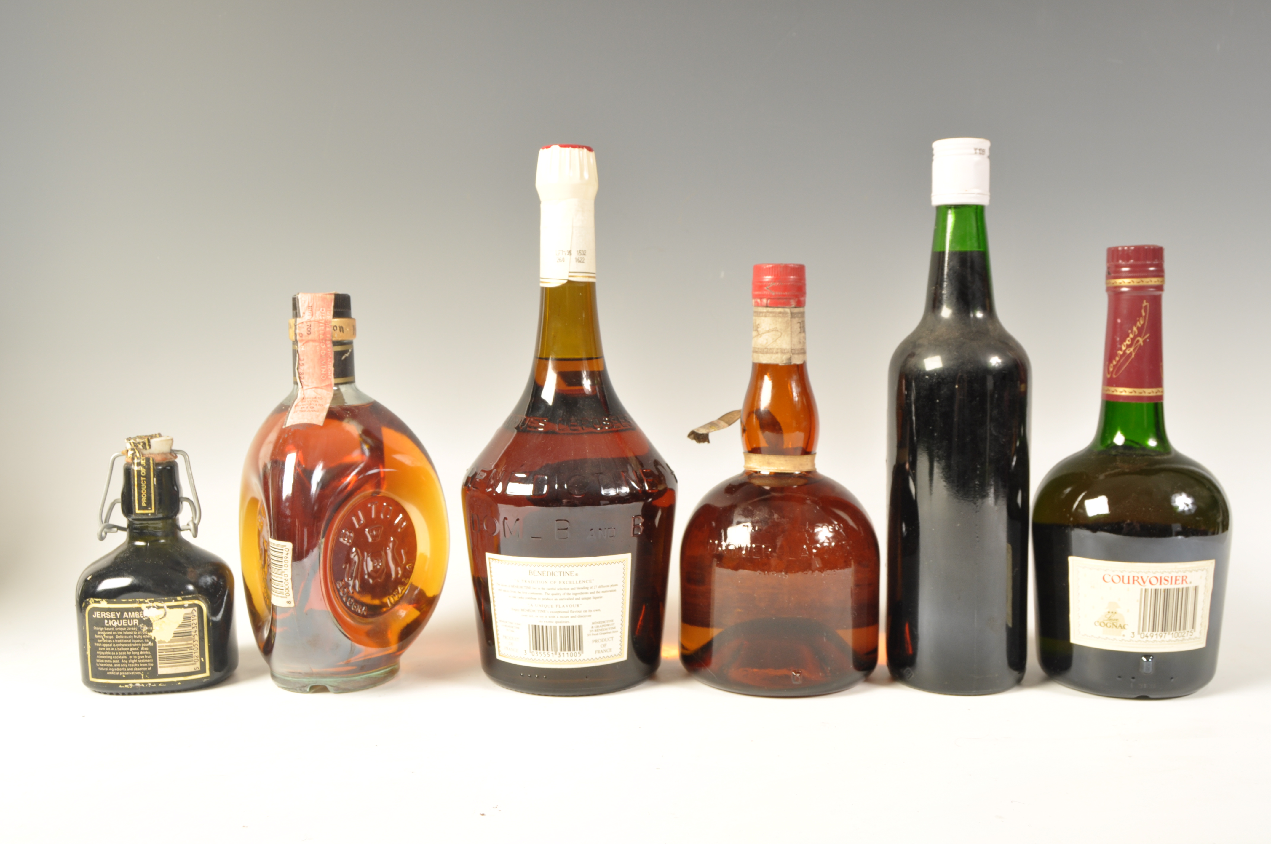 A GROUP OF SIX MIXED ALCOHOL ALL WORLD LIQUORS - Bild 4 aus 5