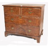 18TH CENTURY GEORGE 1ST WALNUT SUNBURST INLAID CHEST OF DRAWERS