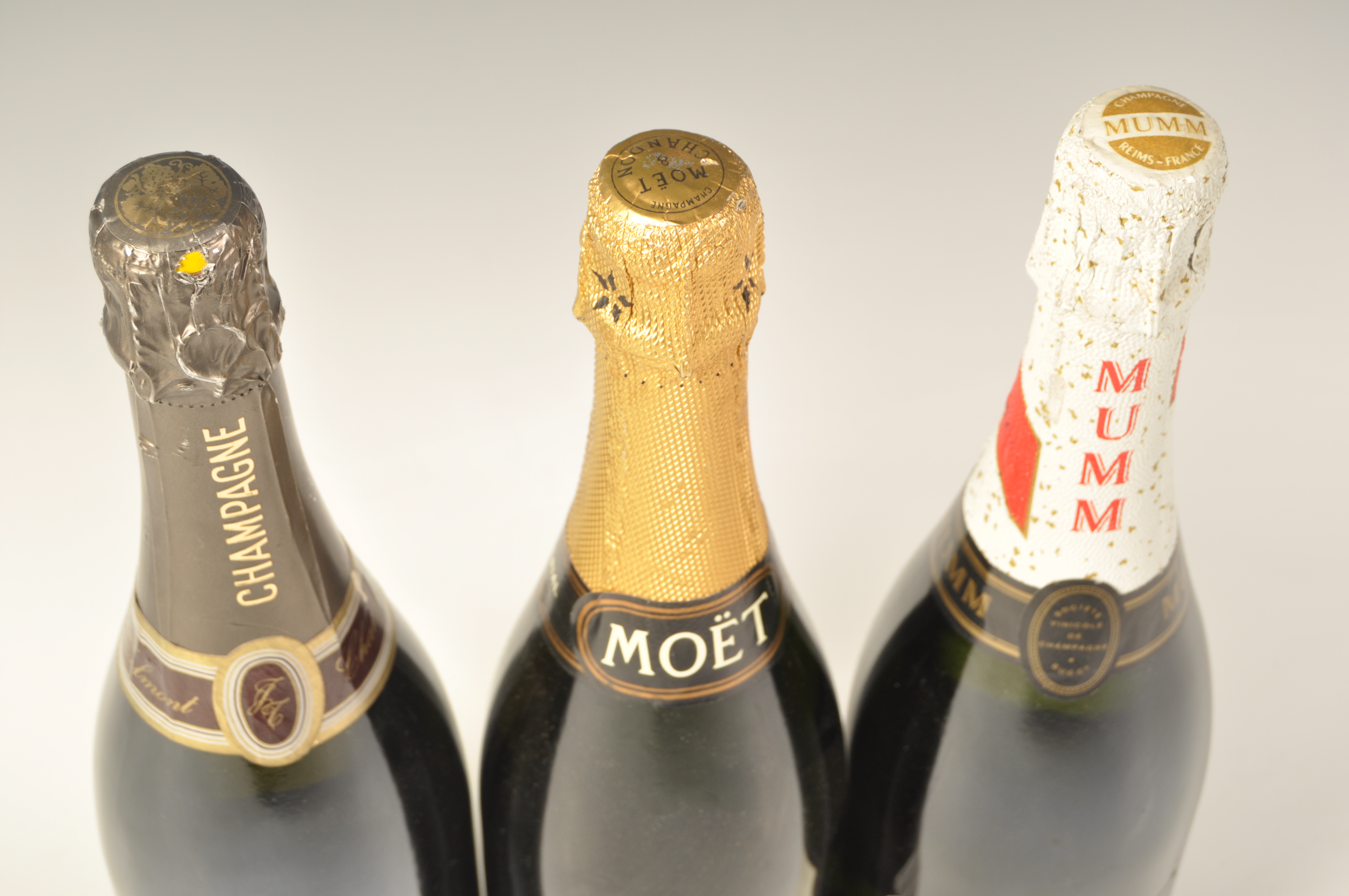 3 BOTTLES OF CHAMPAGNE TO INCLUDE MOET & CHANDON, TELMONT MUMM ETC - Bild 3 aus 4