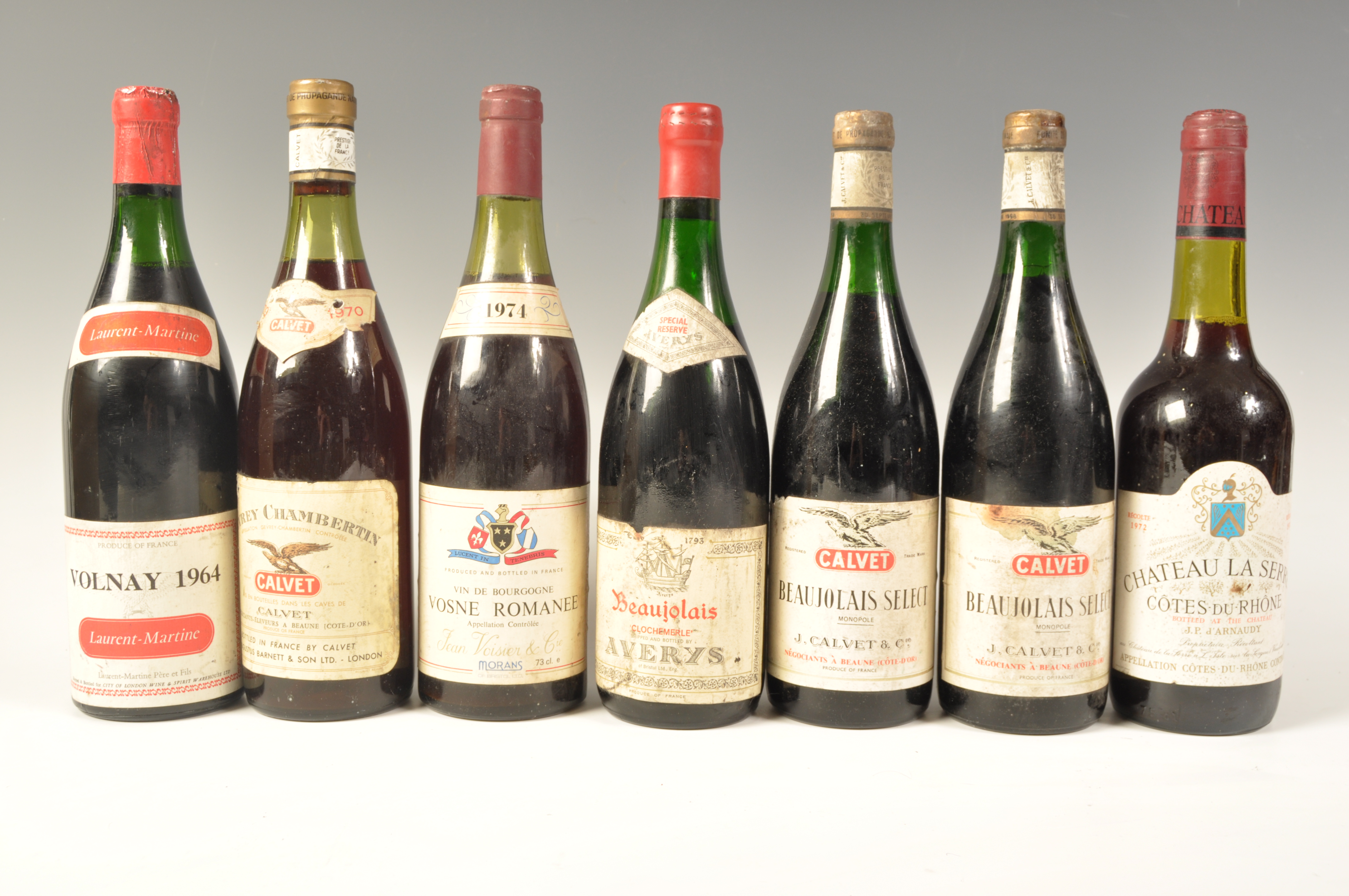 COLLECTION OF VINTAGE RED WINES TO INCLUDE CALVET, CHATEAU LA SERRE ETC