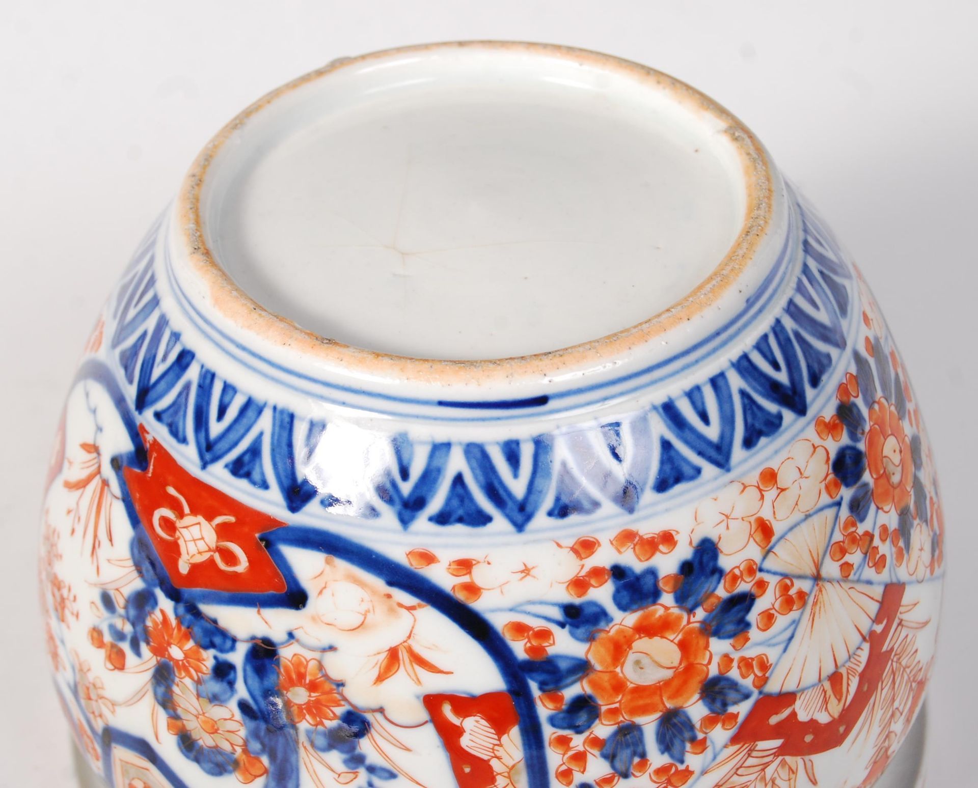 19TH CENTURY CHINESE IMARI PATTERN JARDINIERE PLANT POT - Bild 6 aus 6