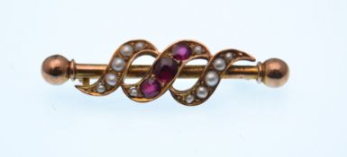 VICTORIAN GOLD RUBY AND PEARL BAR BROOCH