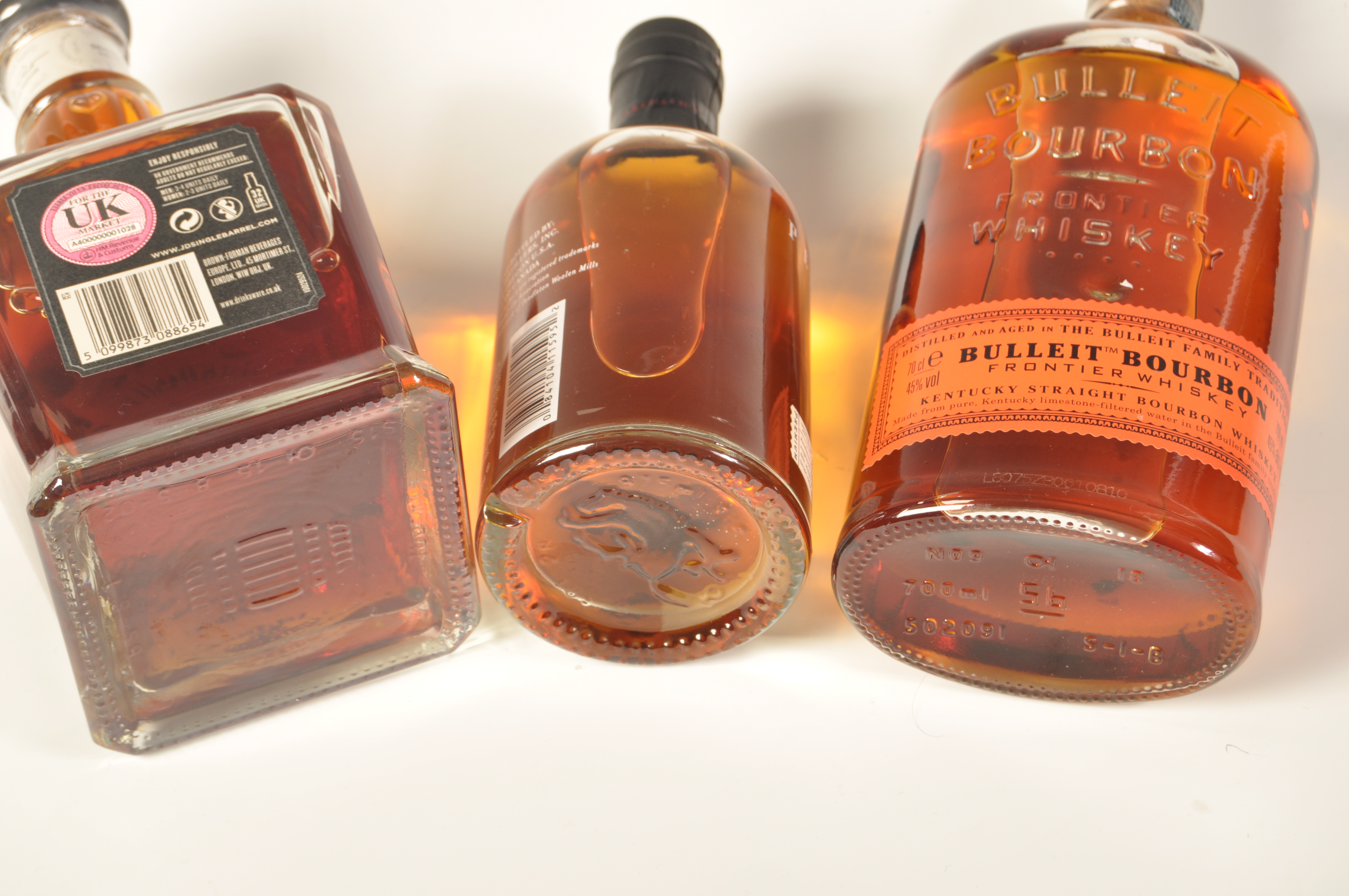 THREE BOTTLES OF AMERICAN / CANADIAN WHISKY - Bild 4 aus 4