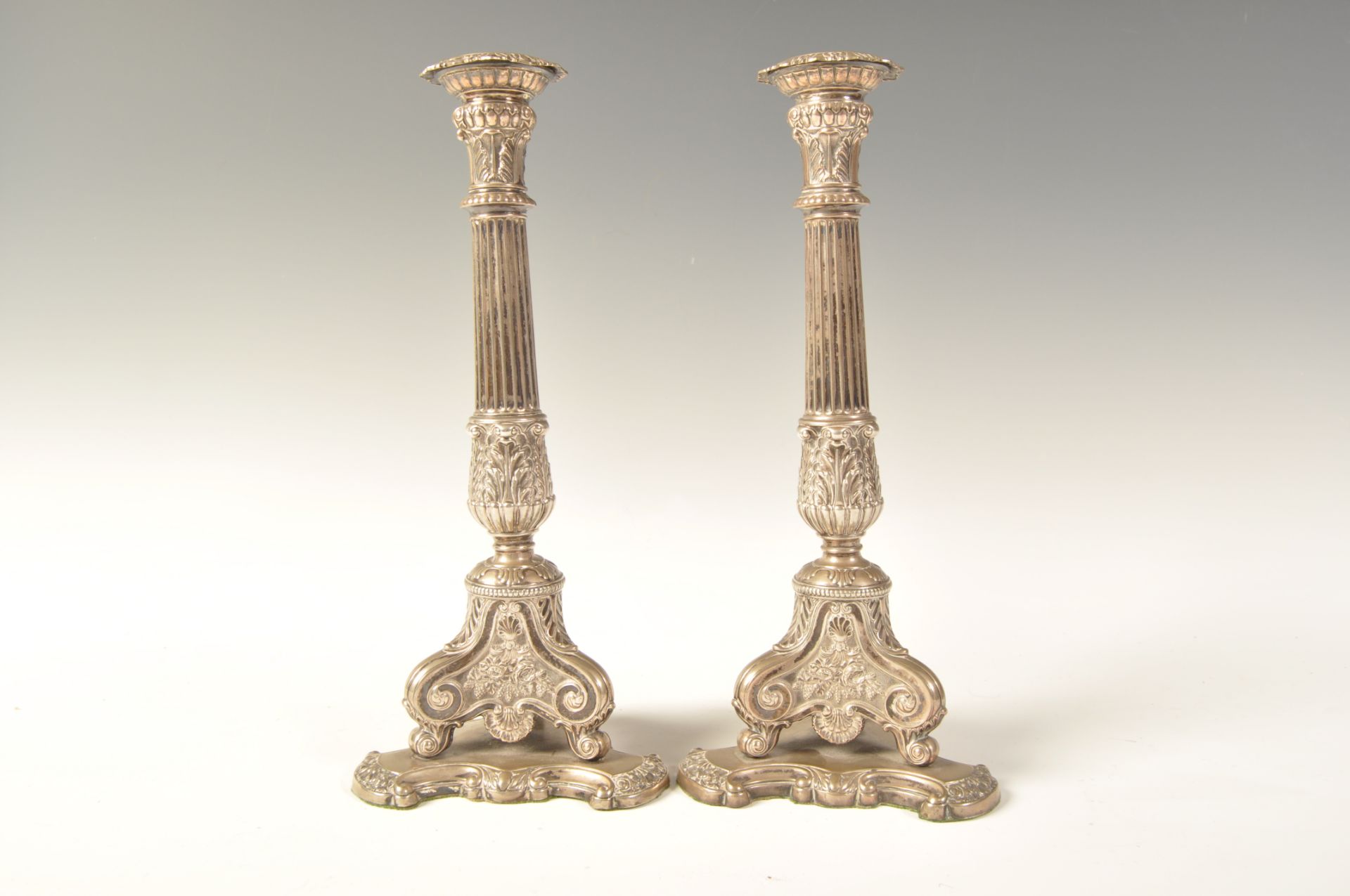 PAIR OF GERMAN 18TH - 19TH CENTURY SILVER CANDLESTICKS - Bild 5 aus 7