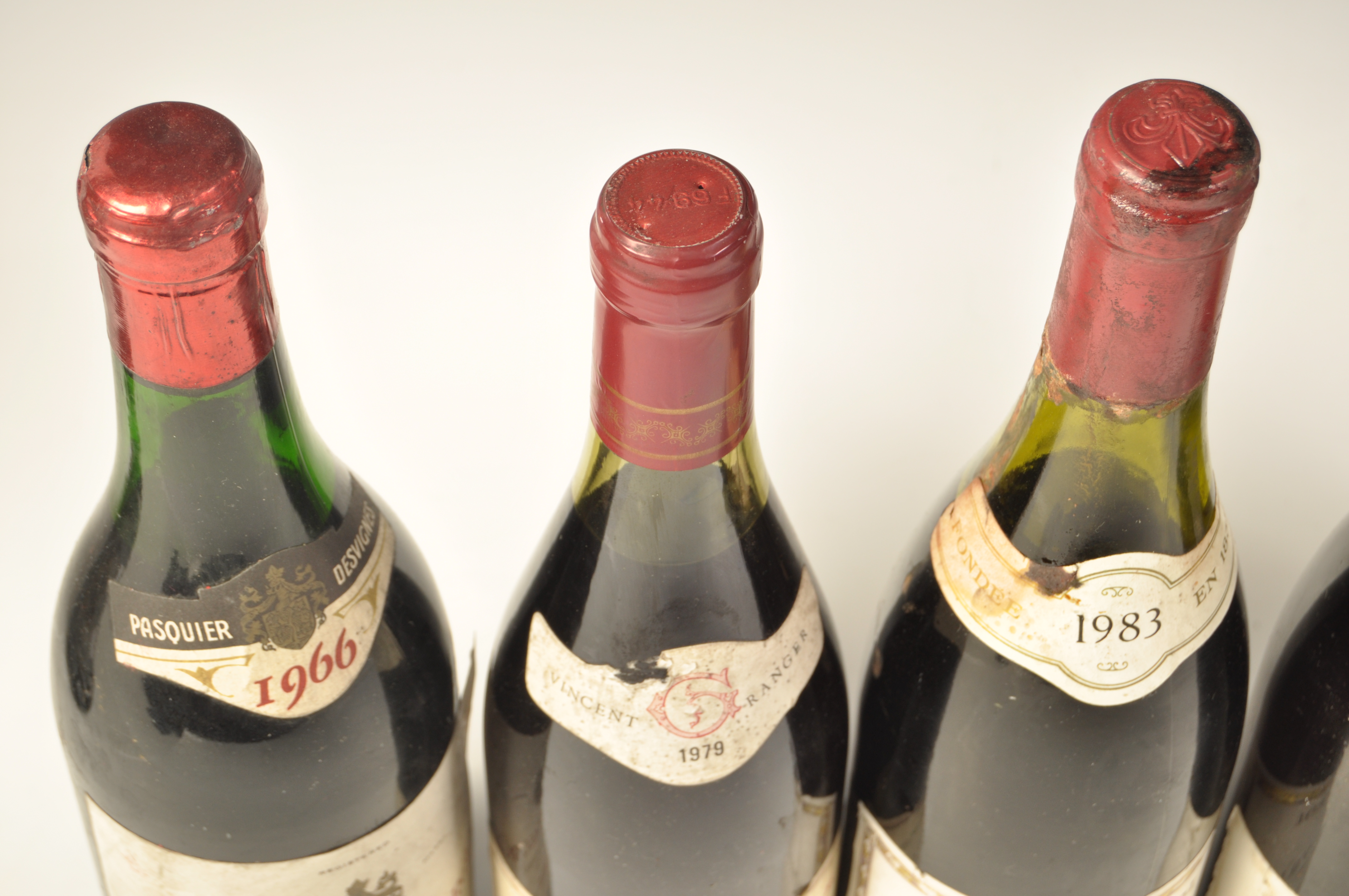 5 VINTAGE RED WINES TO INCLUDE 1966 NUITS SAINT GEORGES AND OTHERS - Bild 2 aus 4